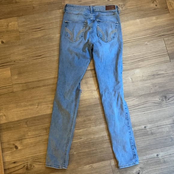 Hollister Hi-Rise Super Skinny Jeans - Picture 5 of 7